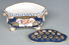 Samson bough pot and cover decorated with Birds of Paradise, W19 x D10 x H10cm