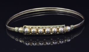 Victorian 9ct gold bangle with sphere decoration, 4.6g
