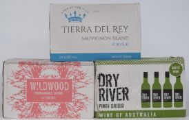 Seventy-two New World rosé and white wines comprising 24 bottles of Tierra Del Rey Chilean Sauvignon