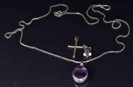 A 9ct gold pendant set with malachite and Blue John, 5.4g, 18ct gold cross, 0.8g, 9ct gold pendant