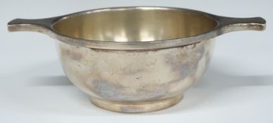 George V hallmarked silver quaiche, Birmingham 1933, maker Alexander Clark & Co Ltd, width 15cm,