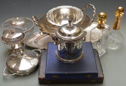 Silver plated ware including pair of large oblong trays, length 60cm, pedestal bowl with rope