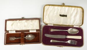 Cased Viners hallmarked silver cutlery set and a cased hallmarked silver teaspoon, weight without