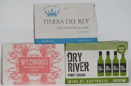 Seventy-two New World rosé and white wines comprising 24 bottles of Tierra Del Rey Chilean Sauvignon