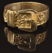A 9ct gold gentleman's buckle ring, size 4, 11.2g