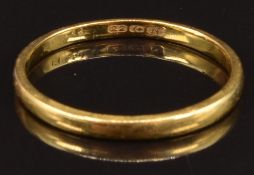 A 22ct gold wedding band/ ring, size M, 1.6g