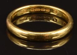 A 22ct gold wedding band/ ring, size N, 3.6g