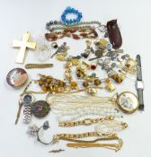A collection of jewellery including a pearl necklace and bracelet, brooches including faux pearl set