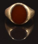 A 9ct gold ring set with carnelian agate, size J, 3.4g