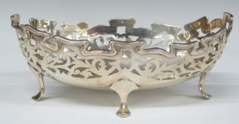 George V hallmarked silver pierced bowl, raised on four feet, Birmingham 1911, maker's mark rubbed