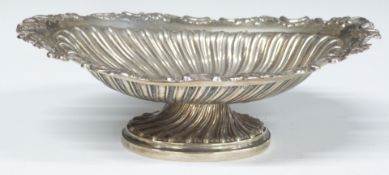 Victorian hallmarked silver footed bonbon dish with embossed decoration, London 1893, maker's mark