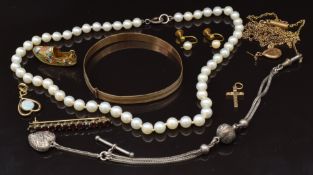 A pair of 9ct gold earrings set with a pearl, brooch set with Bohemian cut garnets, 9ct gold