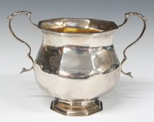 George V hallmarked silver two handled octagonal bowl, London 1913, maker's mark indistinct, width