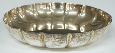 Modern Mappin & Webb feature hallmarked silver lobed bowl, diameter 15cm, weight 178g