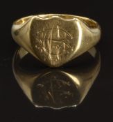 An 18ct gold signet ring, Birmingham 1918, size T, 8.6g