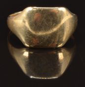 A 9ct gold signet ring, size Q, 3.5g