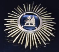 A yellow metal brooch, 11.5g