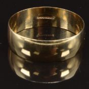 A 9ct gold wedding band/ ring, size X, 3.3g