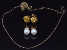 A pair of 9ct gold earrings (2.9g) and a pair of pearl earrings