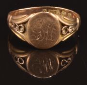 A 9ct rose gold signet ring, Birmingham 1912, size O, 2g