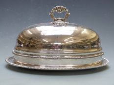 Harrods silver plated oval covered meat dome with gadrooned decoration, length 41cm, height 26cm