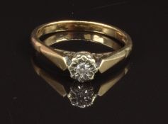 A 9ct gold ring set with a diamond, size O, 2.3g