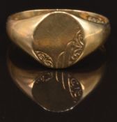A 9ct gold signet ring, size N, 2.5g
