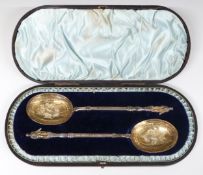 Victorian Walker & Hall cased pair of hallmarked silver gilt apostle spoons, London 1895, length