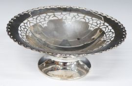 George V hallmarked silver pierced tazza, Birmingham 1933, maker William Neale & Son, diameter 13cm,