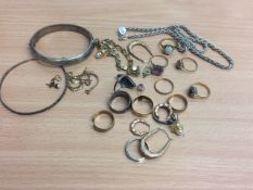 Five 9ct gold dress rings (11.6g)