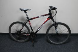 A gent's Giant front suspension mountain bike