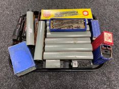 A tray of Hornby 00 gauge engines,