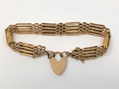A 9ct gold gate bracelet, 16.5g.
