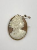 A yellow gold cameo brooch
