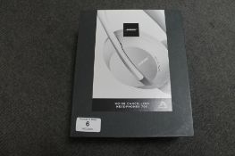 Bose AR : A pair of Noise Cancelling 700 Series Headphones, white, brand new, box still sealed. (R.