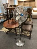 A standing fan