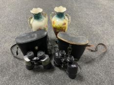 A tray of transfer printed vases,