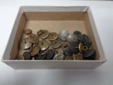 A box of Naval buttons