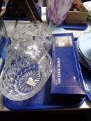 A tray of crystal basket etc