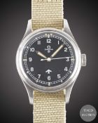 A GENTLEMAN'S STAINLESS STEEL BRITISH MILITARY OMEGA RAF PILOTS WRIST WATCH DATED 1953, REF. 2777-