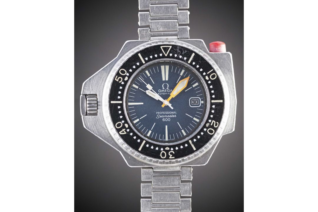 A GENTLEMAN'S STAINLESS STEEL OMEGA SEAMASTER PROFESSIONAL 600 "PLOPROF" DIVERS BRACELET WATCH DATED - Image 2 of 3