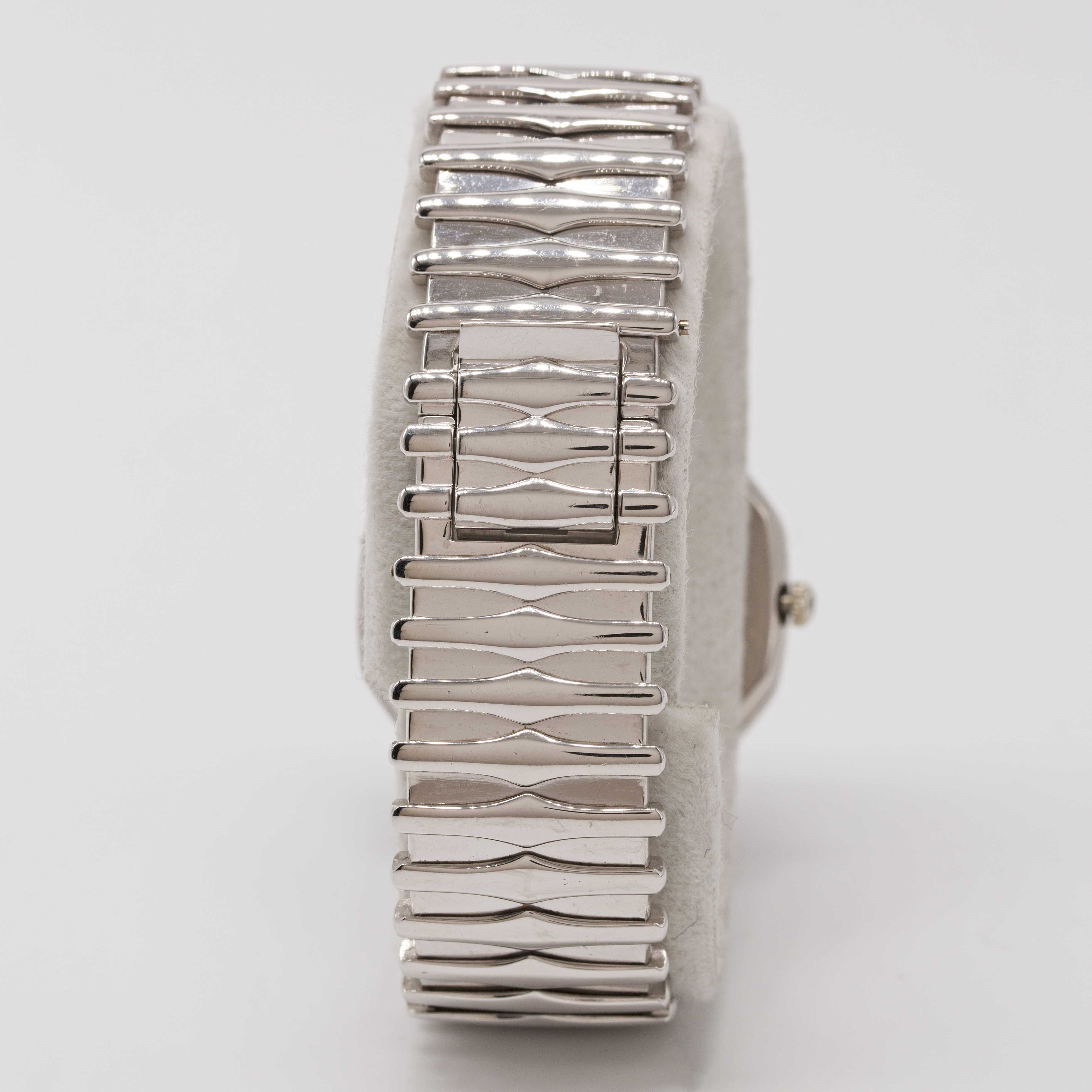 AN 18K SOLID WHITE GOLD & DIAMOND GERALD GENTA TRIPLE CALENDAR MOONPHASE BRACELET WATCH CIRCA - Image 6 of 10