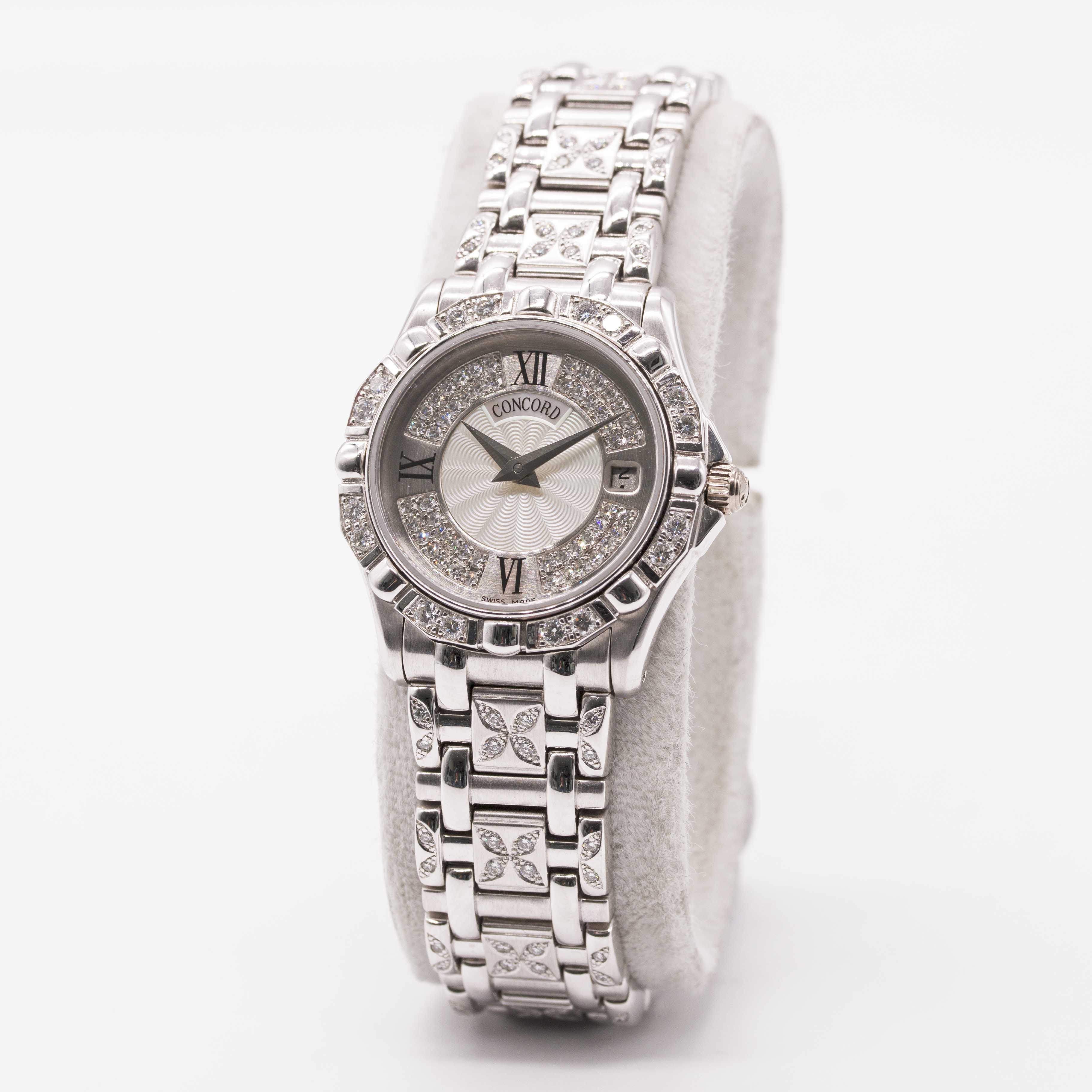 A LADIES 18K SOLID WHITE GOLD & DIAMOND CONCORD SARATOGA BRACELET WATCH CIRCA 1990s, REF. 61-36- - Image 3 of 9