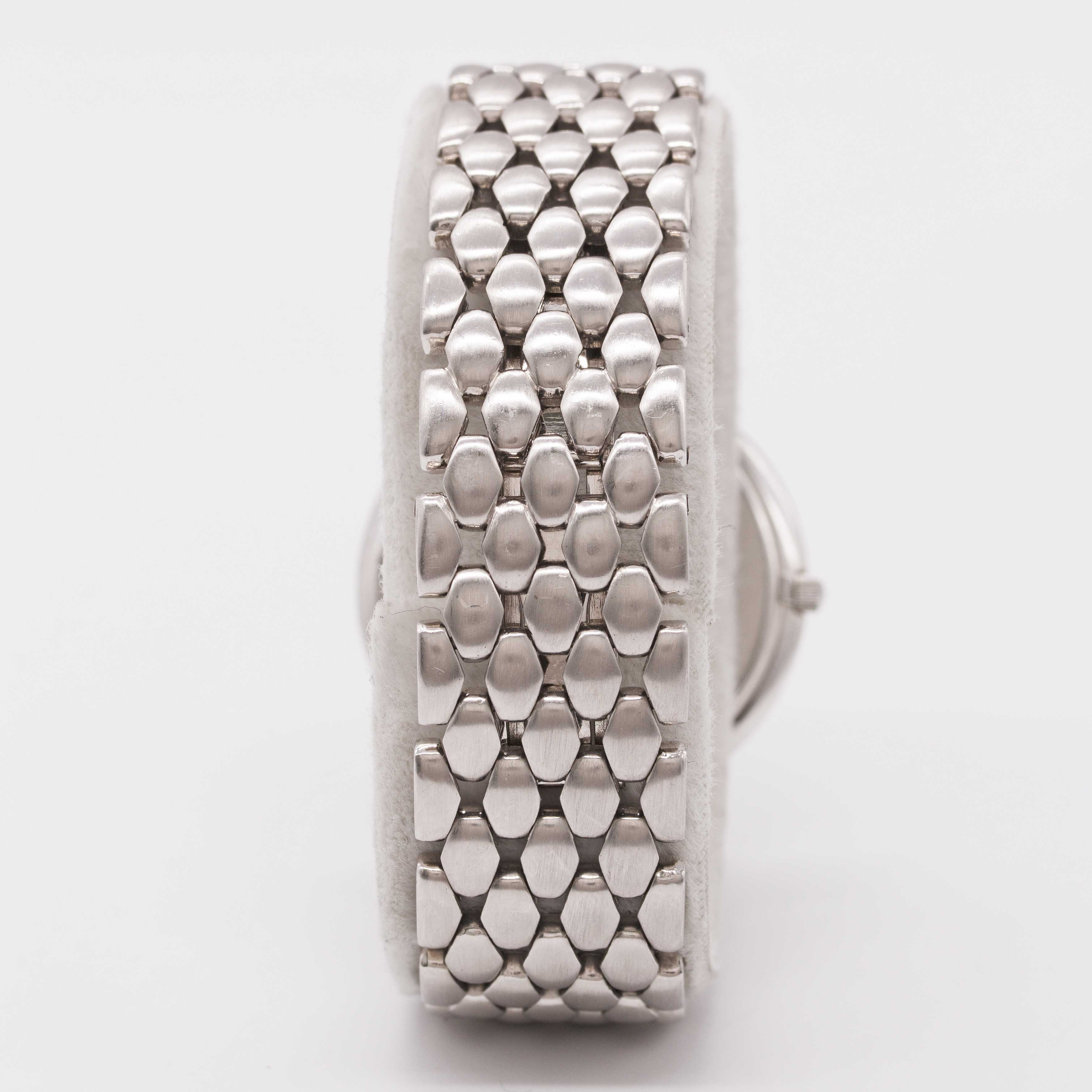 A WHITE METAL & DIAMOND A. BARTHELAY BRACELET WATCH CIRCA 1990s Movement: Quartz. Case: Diameter - Image 5 of 9