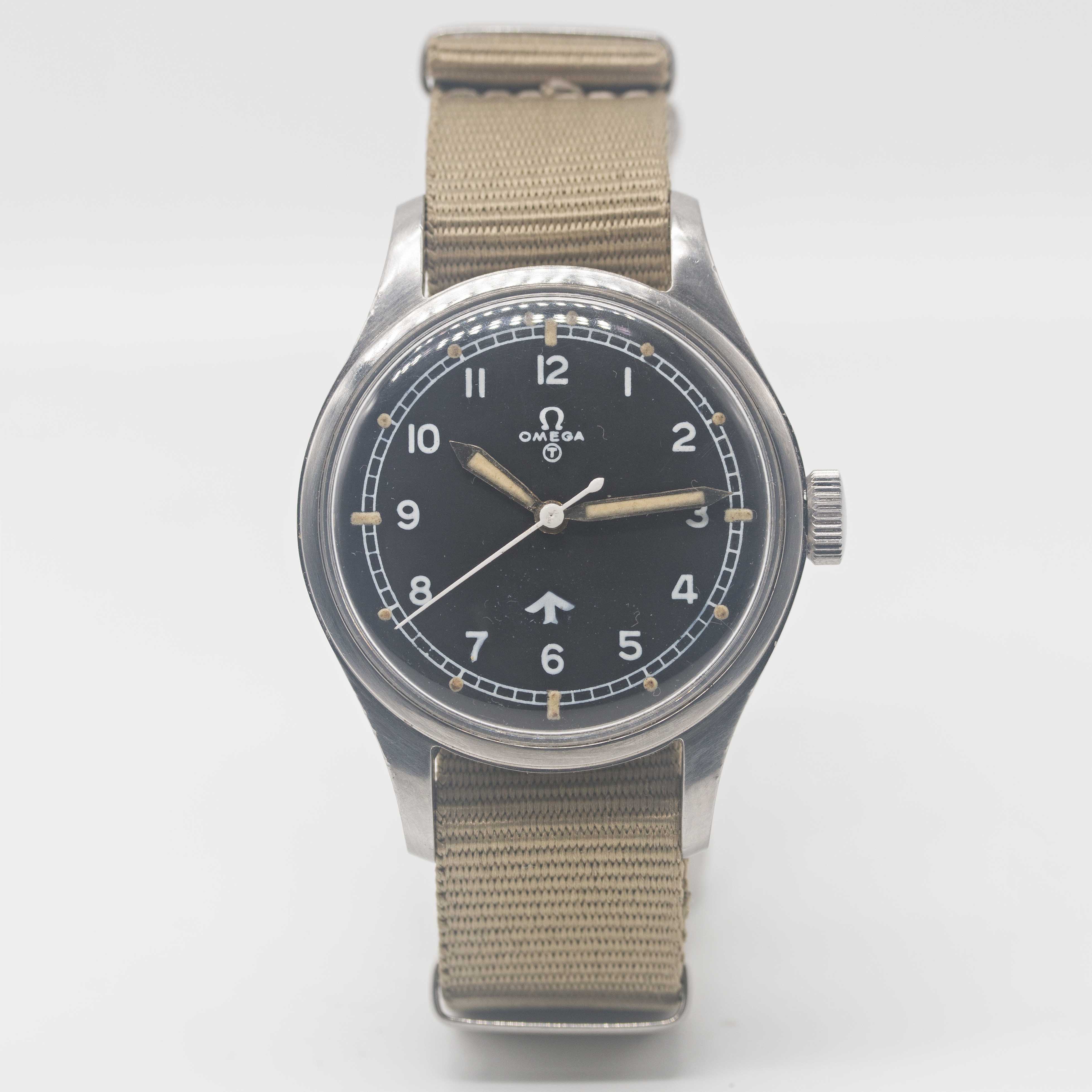 A GENTLEMAN'S STAINLESS STEEL BRITISH MILITARY OMEGA RAF PILOTS WRIST WATCH DATED 1953, REF. 2777- - Image 2 of 9