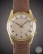 A GENTLEMAN'S 18K SOLID GOLD JAEGER LECOULTRE MEMOVOX ALARM WRIST WATCH CIRCA 1960s, REF. E11005