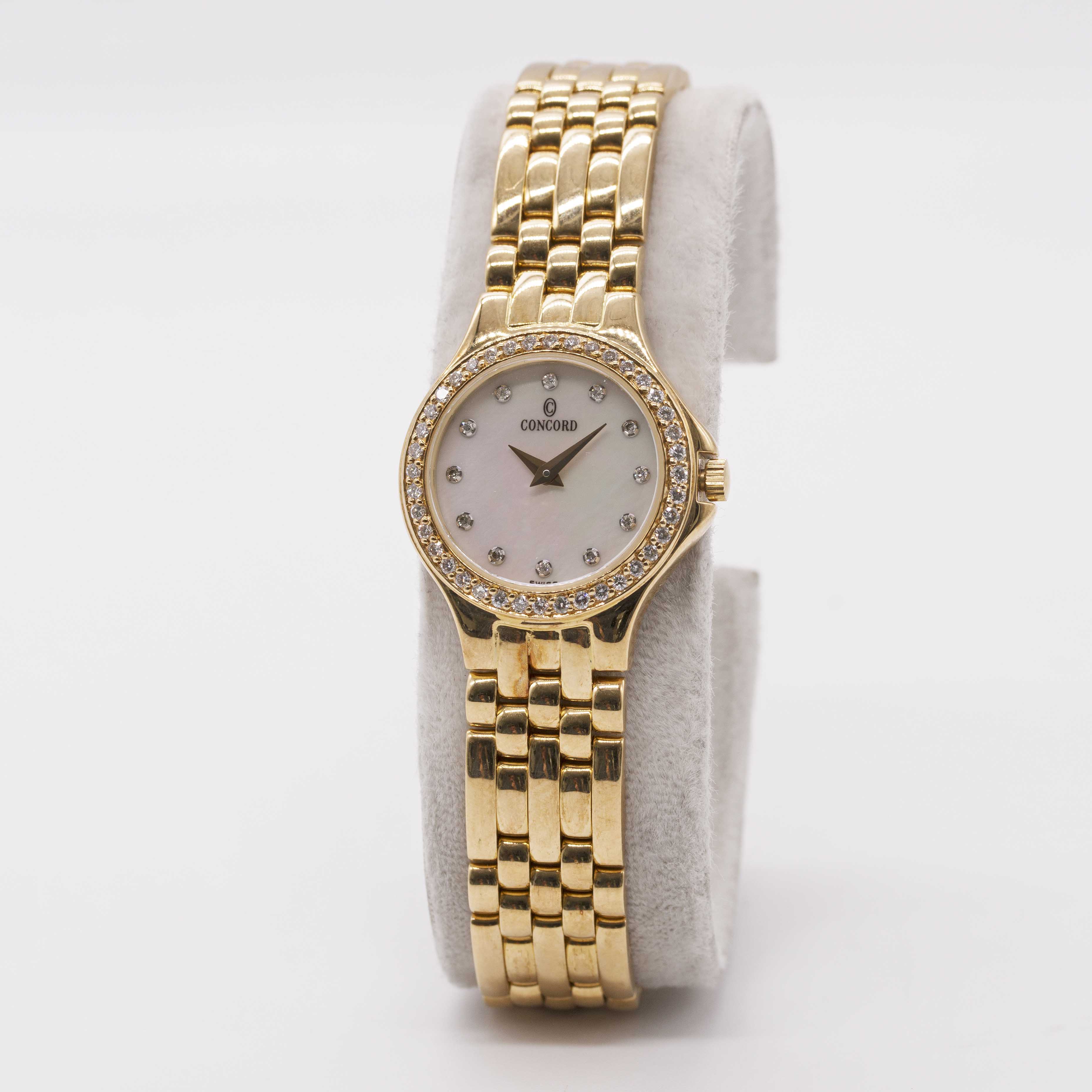 A LADIES 18K SOLID YELLOW GOLD & DIAMOND CONCORD BRACELET WATCH CIRCA 1990s, WITH ORIGINAL DIAMOND - Image 3 of 10