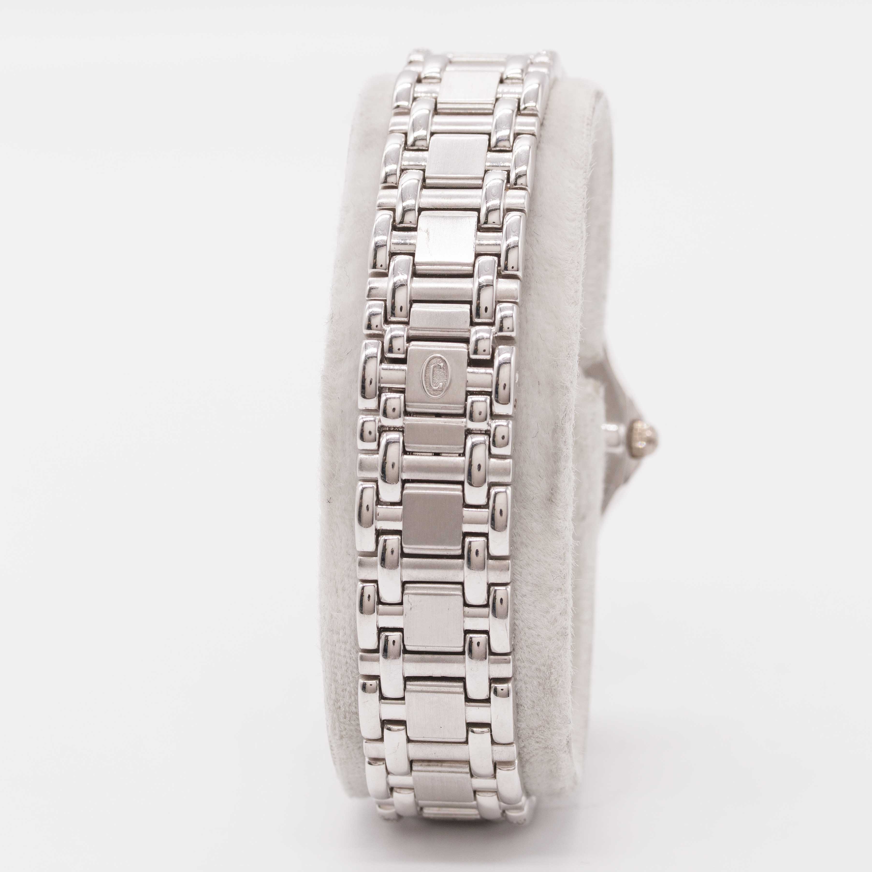 A LADIES 18K SOLID WHITE GOLD & DIAMOND CONCORD SARATOGA BRACELET WATCH CIRCA 1990s, REF. 61-36- - Image 5 of 9