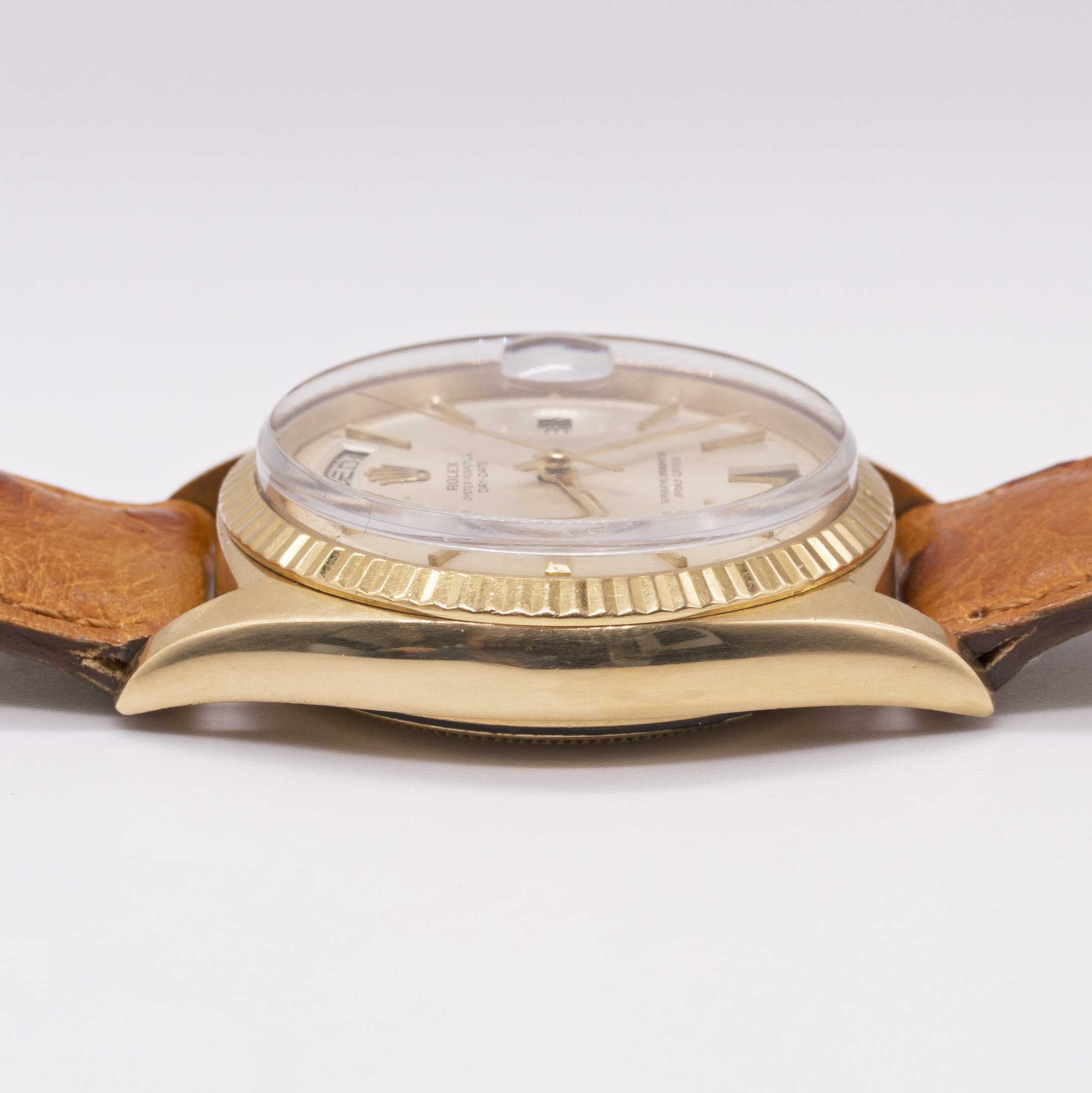 A GENTLEMAN'S 18K SOLID YELLOW GOLD ROLEX OYSTER PERPETUAL DAY DATE WRIST WATCH CIRCA 1963, REF. - Image 8 of 8
