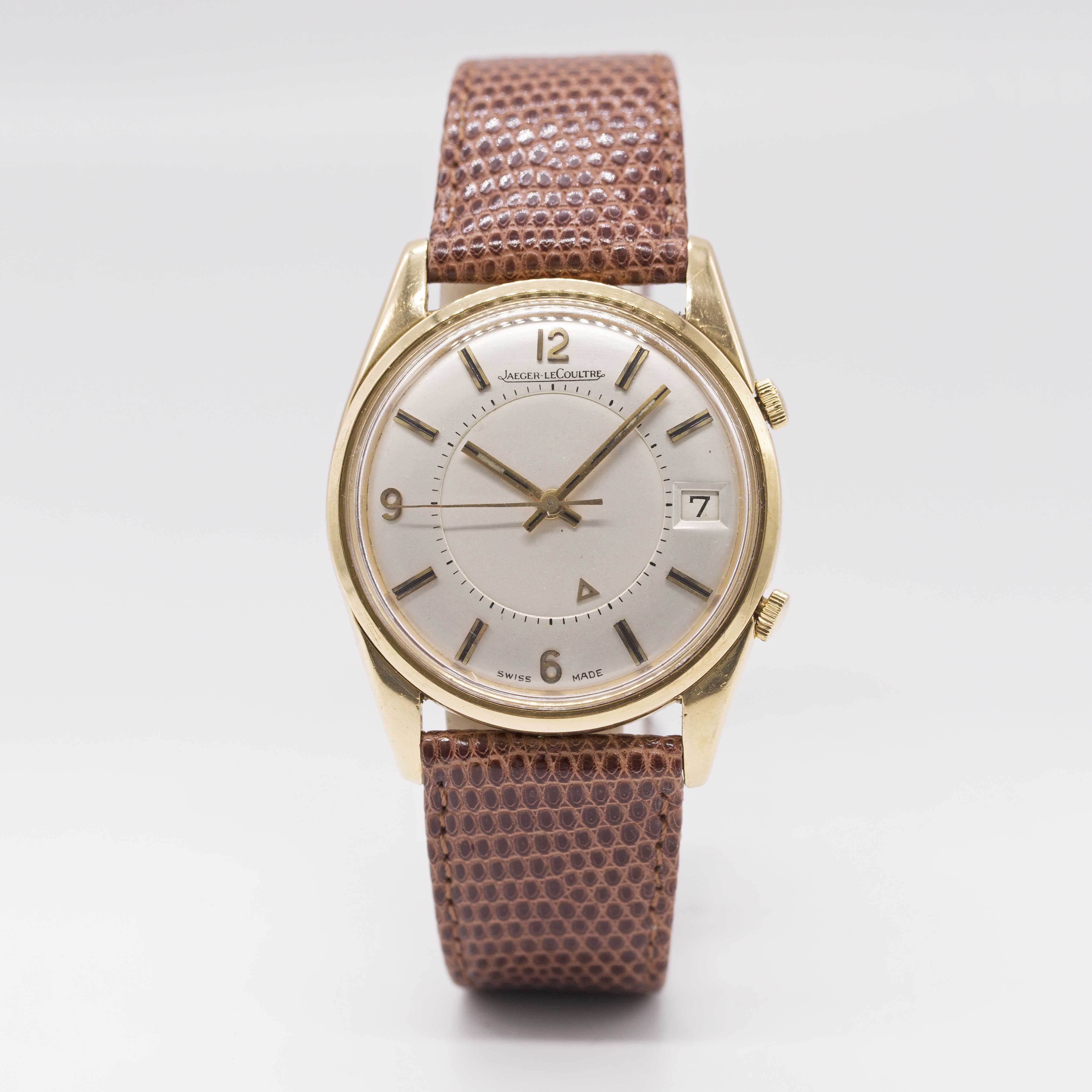 A GENTLEMAN'S 18K SOLID GOLD JAEGER LECOULTRE MEMOVOX ALARM WRIST WATCH CIRCA 1960s, REF. E11005 - Image 2 of 8